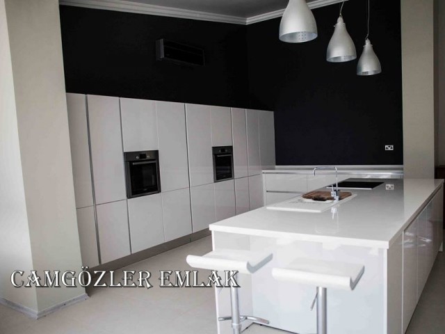 Girne Merkez 6+1 600 m2  Lüls Villa