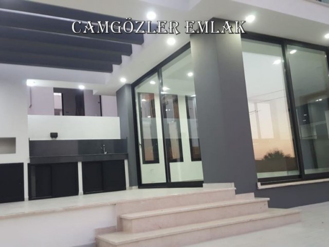 Girne Alsancak 3+1 Villa Yüzme Havuzlu Deniz Manzaralı