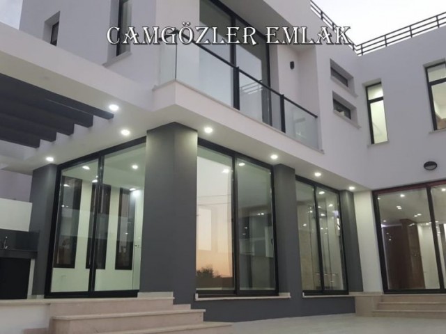 Girne Alsancak 3+1 Villa Yüzme Havuzlu Deniz Manzaralı