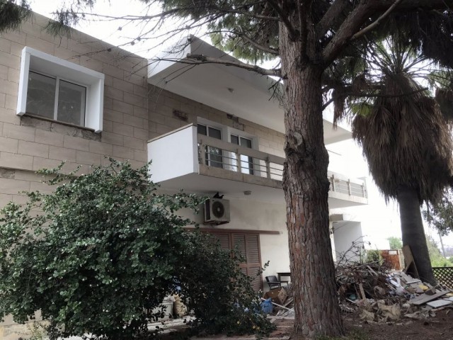 Girne alsancak 400 m2 Villa 