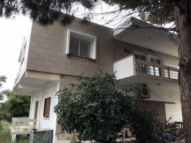 Girne alsancak 400 m2 Villa 