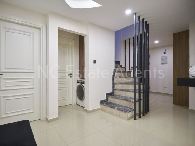 GİRNE ŞEHİR MERKEZİNDE MODERN ÇAĞDAŞ 3 YATAK ODALI PENTHOUSE DAİRE