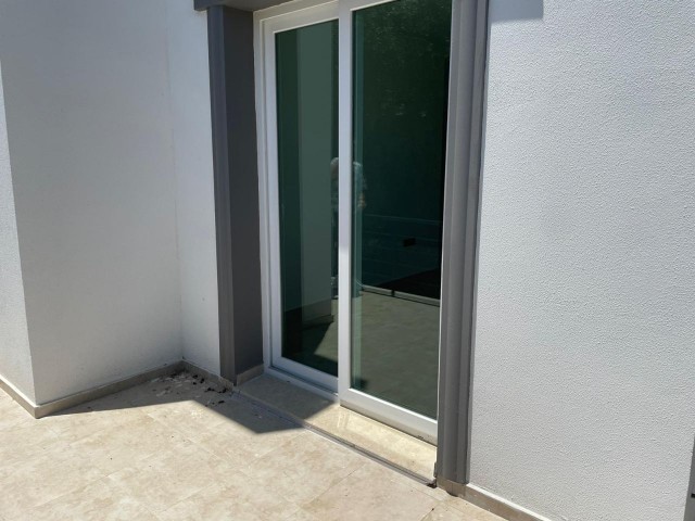 Neu fertiggestellte 1 + 1 Wohnung zum Verkauf in Kyrenia Karaoglanoglu ** 