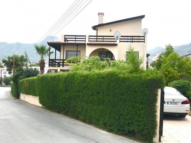 4+1 Villa Zum Verkauf In Kyrenia Chatalköy ** 