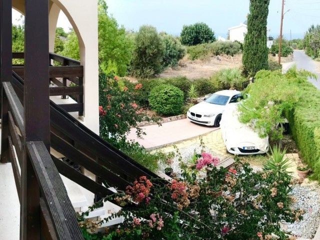 Girne Çatalköyde Türk Koçanlı Satılık 4+1 Villa