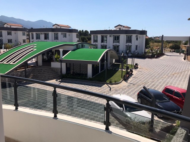 Neu fertiggestellte 4 1+1 Wohnungen zum Verkauf in Kyrenia Karaoglanoglu ** 