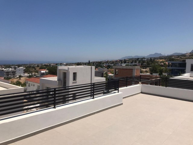 Triple ② Villen Mit Herrlicher Aussicht Zum Verkauf In Kyrenia Chatalköy ** 