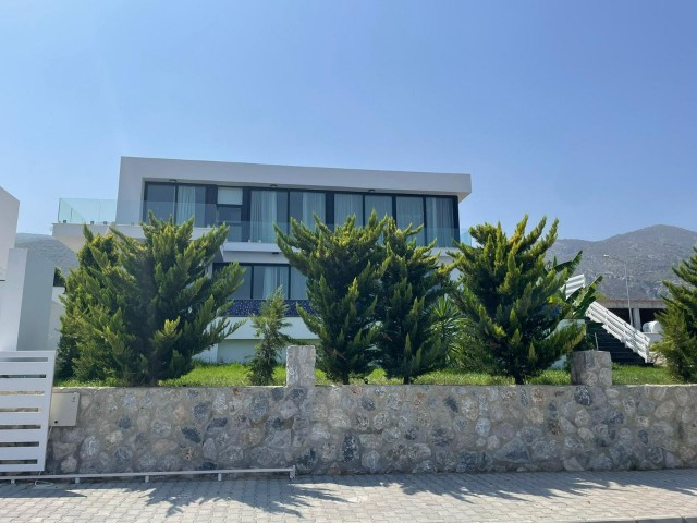 4+ 1 Villa with Luxury Pool for rent in Çatalköy ** 