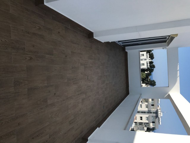 2+1 Penthouse Im Zentrum Von Kyrenia Zu Verkaufen ** 