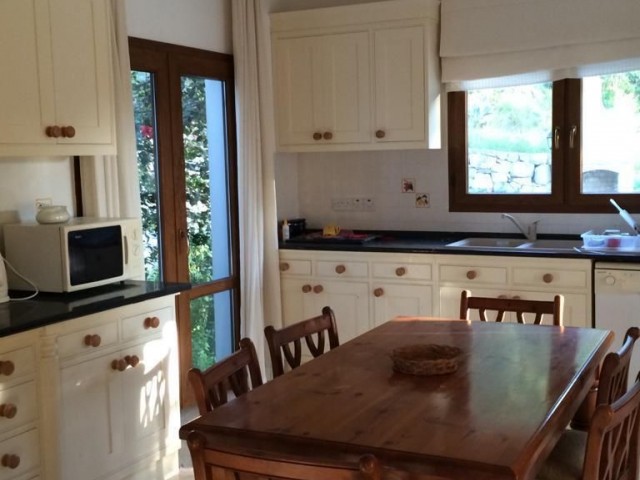 3+1 Villa zu vermieten in Kyrenia Malatya