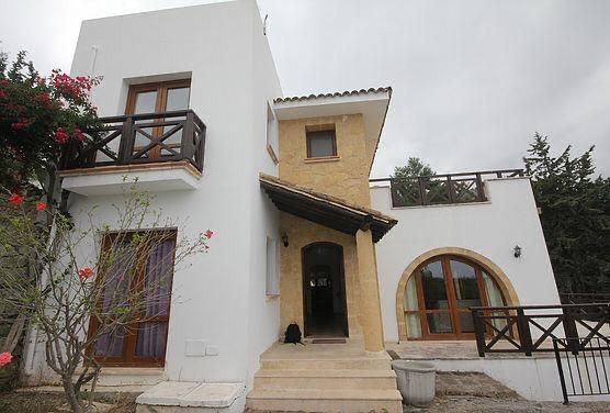 3+1 Villa for Rent in Kyrenia Malatya