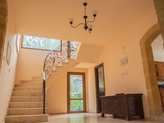 3+1 Villa for Rent in Kyrenia Malatya