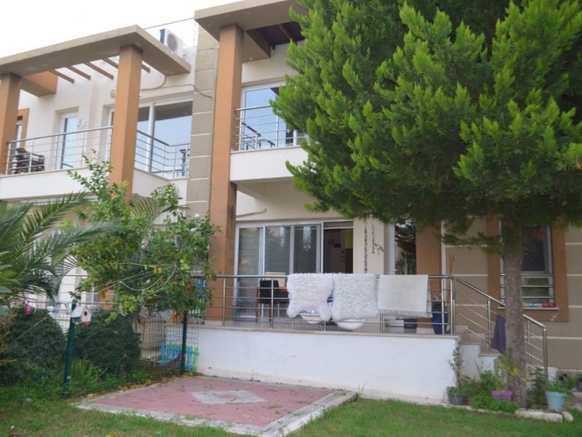 2+1 Wohnung zum Verkauf mit Garten in Kyrenia Alsancak