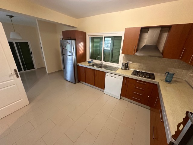 Kyrenia / Ozanköy 3+1 Villa mit privatem Pool