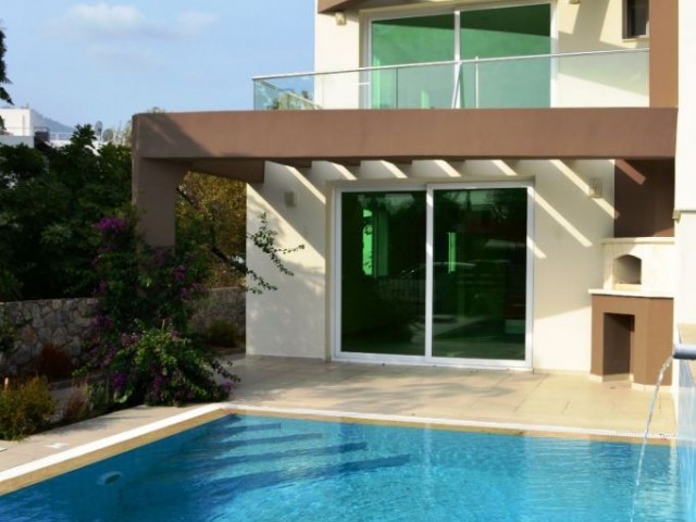 Twin Villa - Private Pool and Only 150 Meters to Sea