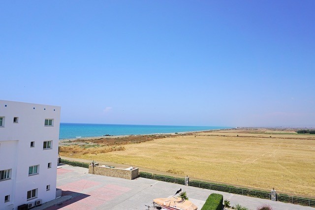 2 Bedroom Penthouse Resale with Direct Sea Views!