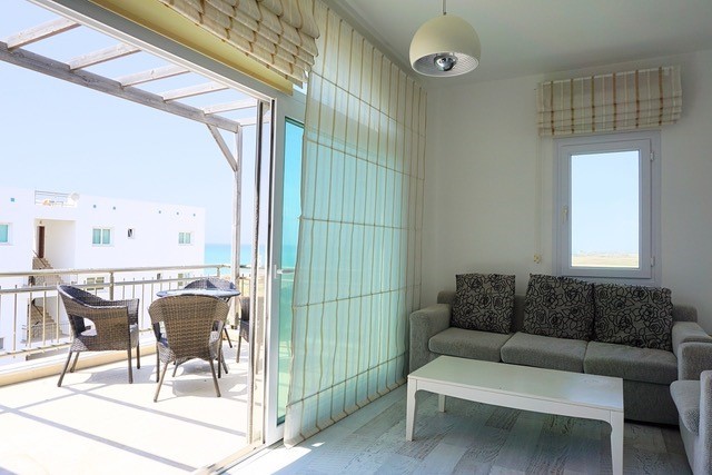 2 Bedroom Penthouse Resale with Direct Sea Views!