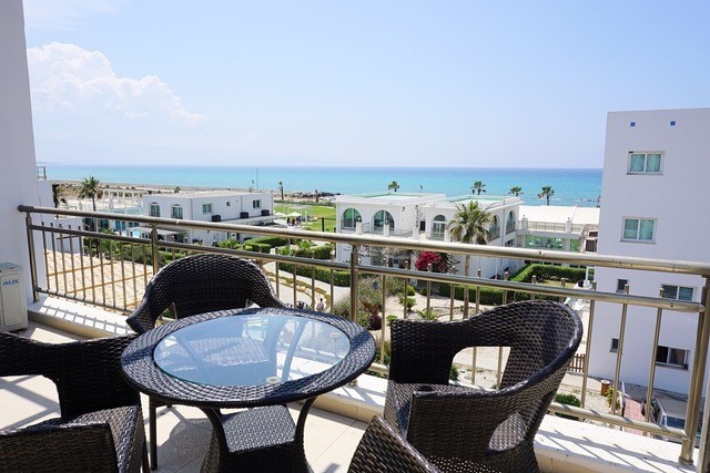 2 Bedroom Penthouse Resale with Direct Sea Views!