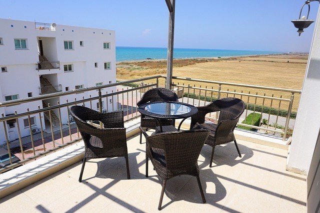 2 Bedroom Penthouse Resale with Direct Sea Views!