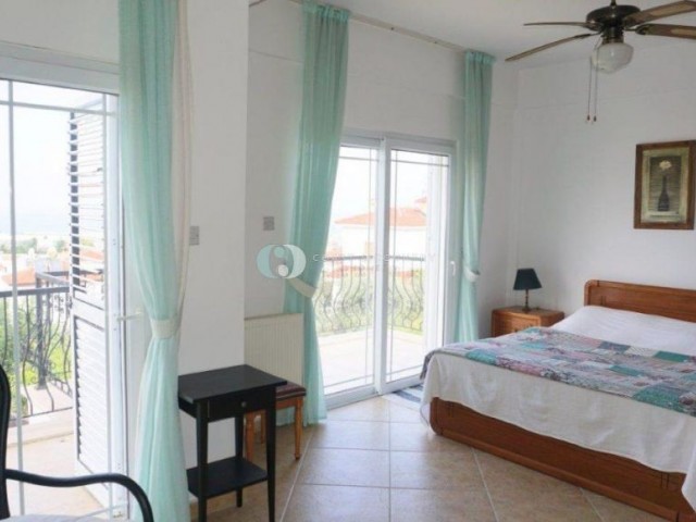 4+1 ful eşyalı villa, ortak havuzlu site, Bellapais bölgesi