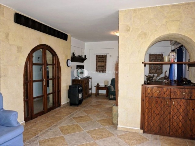 4+1 ful eşyalı villa, ortak havuzlu site, Bellapais bölgesi