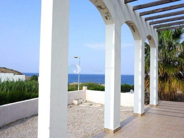 Elevated 3 Bedroom Resale Villa – Prime Investment