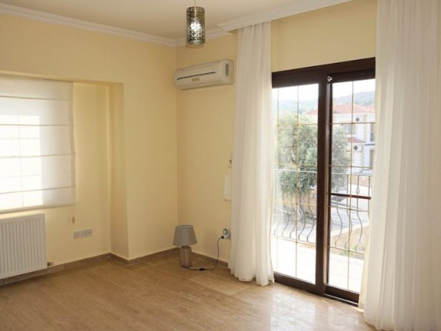 Denize sıfır 4+1 lüks villa, Kayalar