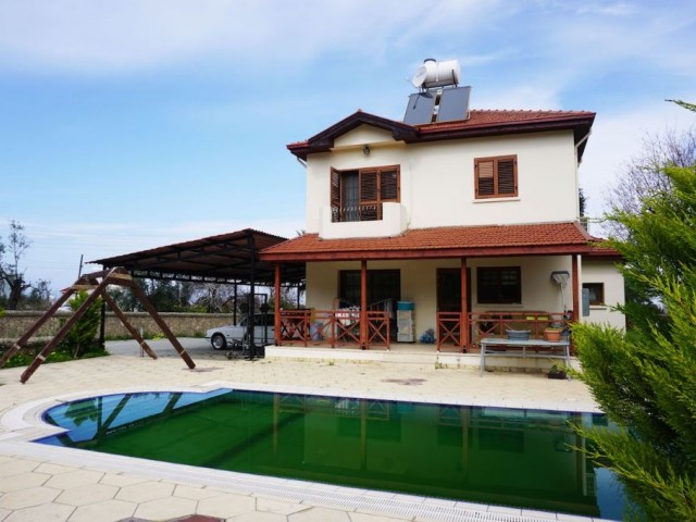 Özel havuzlu dağ manzaralı 3+1 villa, Lapta bölgesi