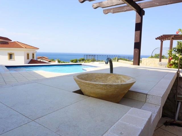 Elevated Resale Villa with Stunning Views * PRIVATE SWIMMING POOL 