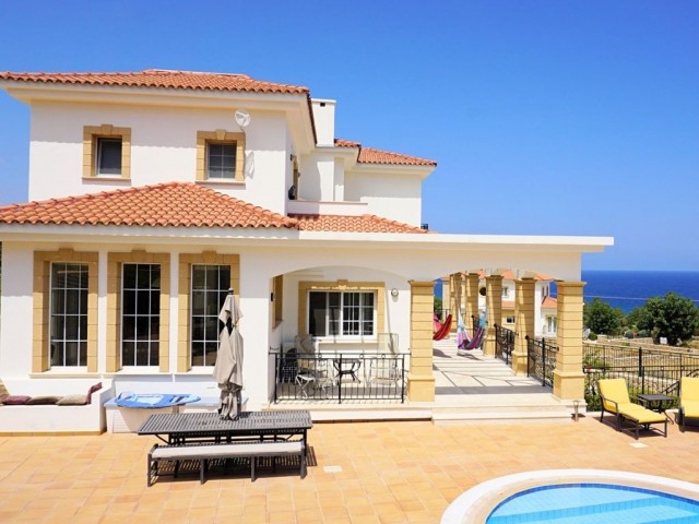 Stunning 3 Bed Resale Villa with Private Swimming Pool Overlooking Sea 