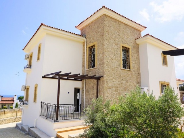 Stunning 3 Bed Resale Villa with Private Swimming Pool Overlooking Sea 