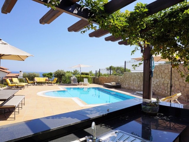 Stunning 3 Bed Resale Villa with Private Swimming Pool Overlooking Sea 