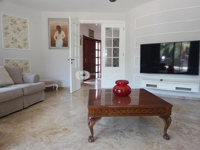 Resale Villa with Extensive Gardens, Annex and Private Pool