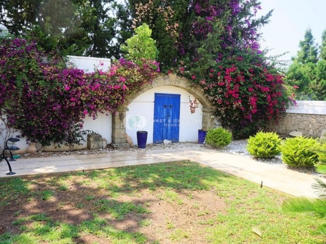 Resale Villa with Extensive Gardens, Annex and Private Pool