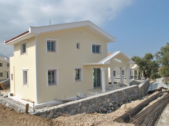 Lovely 3 Bed Twin Villas in Prime Location 