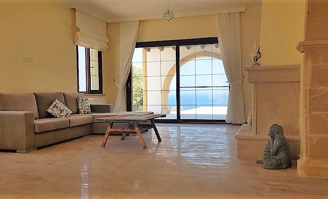 Elegant 4 bedroom beach view villa