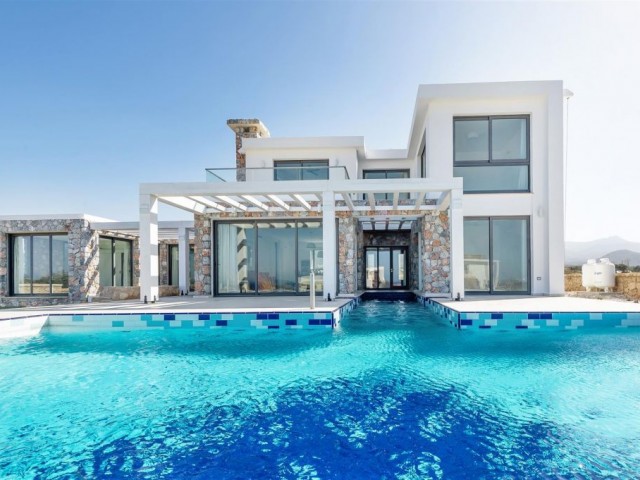 Awe-Inspiring 4 Bedroom Beachfront Villa