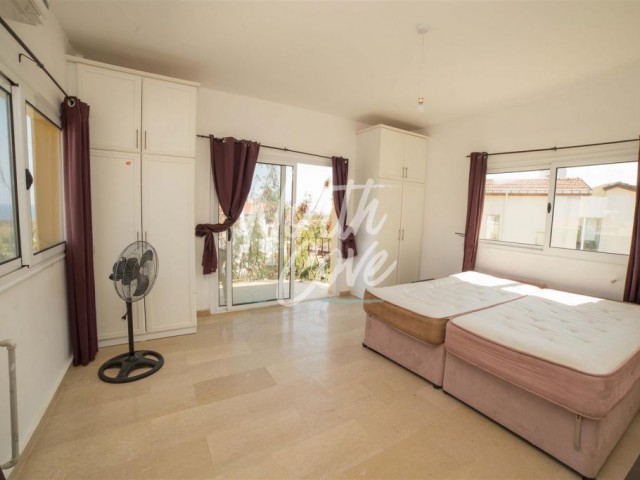 Well-located 4 bedroom sea-view villa