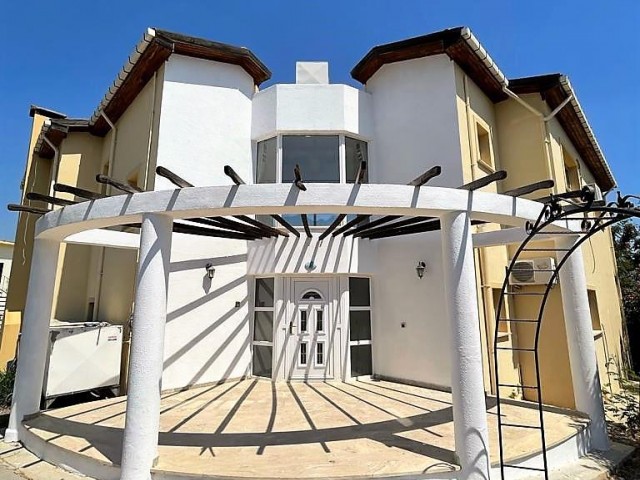 Well-located 4 bedroom sea-view villa