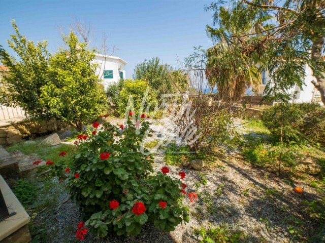 Well-located 4 bedroom sea-view villa