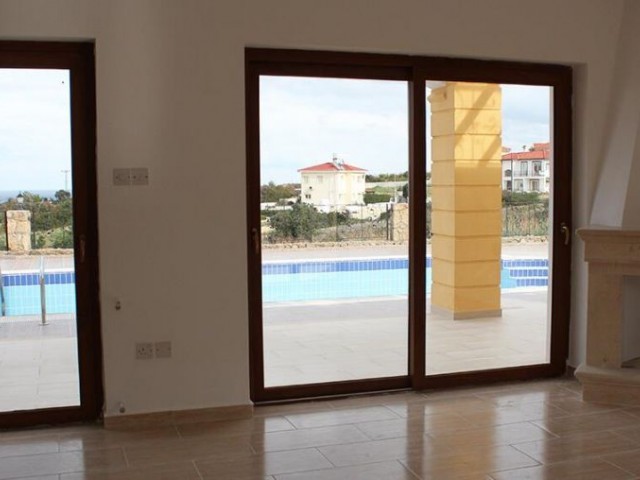 Well-located 3 Bedroom Hillside Villa