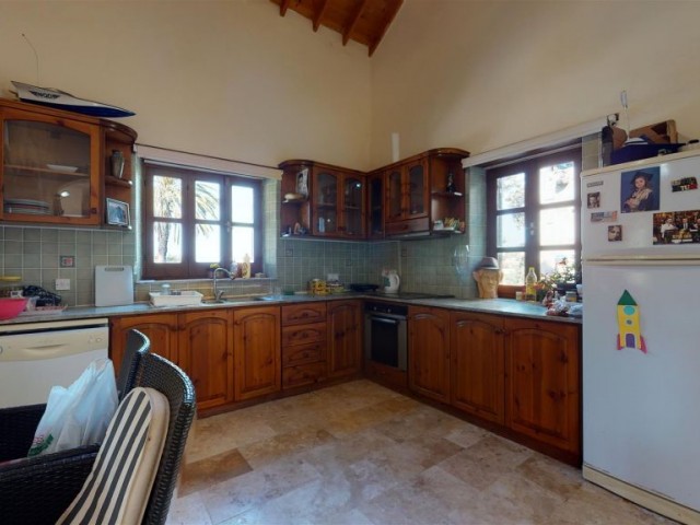 Stunning 4 Bedroom Traditional Stone House