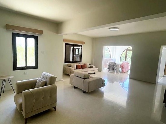 Immaculate 4 Bedroom Sizeable Villa