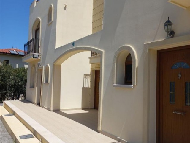 Classic 2-bedroom light-filled townhouse