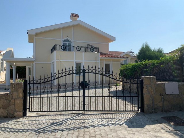 Prestigious 4 Bedroom Neo-classical Villa