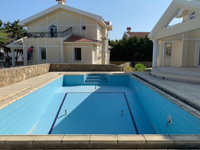 Prestigious 4 Bedroom Neo-classical Villa