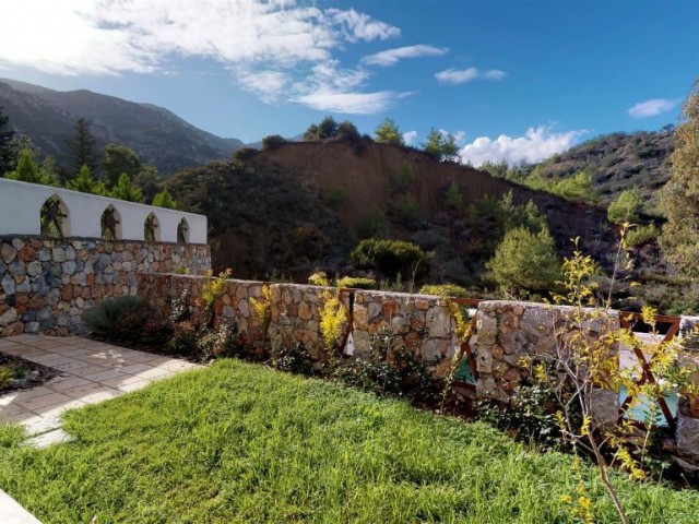 Villa Zu verkaufen in Bellapais, Kyrenia