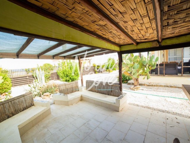 Fabulous 3 bedroom beachside bungalow