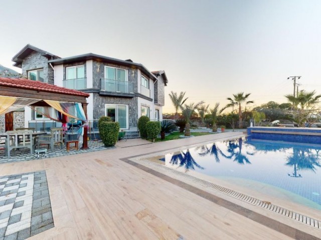 Sophisticated 3 Bedroom Mediterranean Style Villa