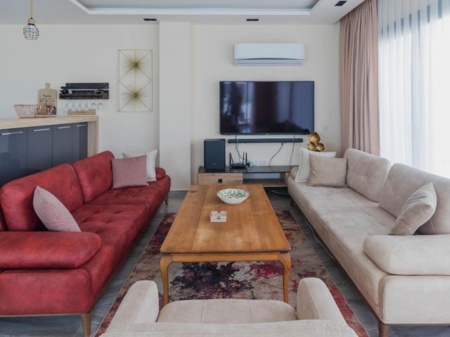 Contemporary 3 Bedroom Luxurious Penthouse Apartment, Central Kyrenia